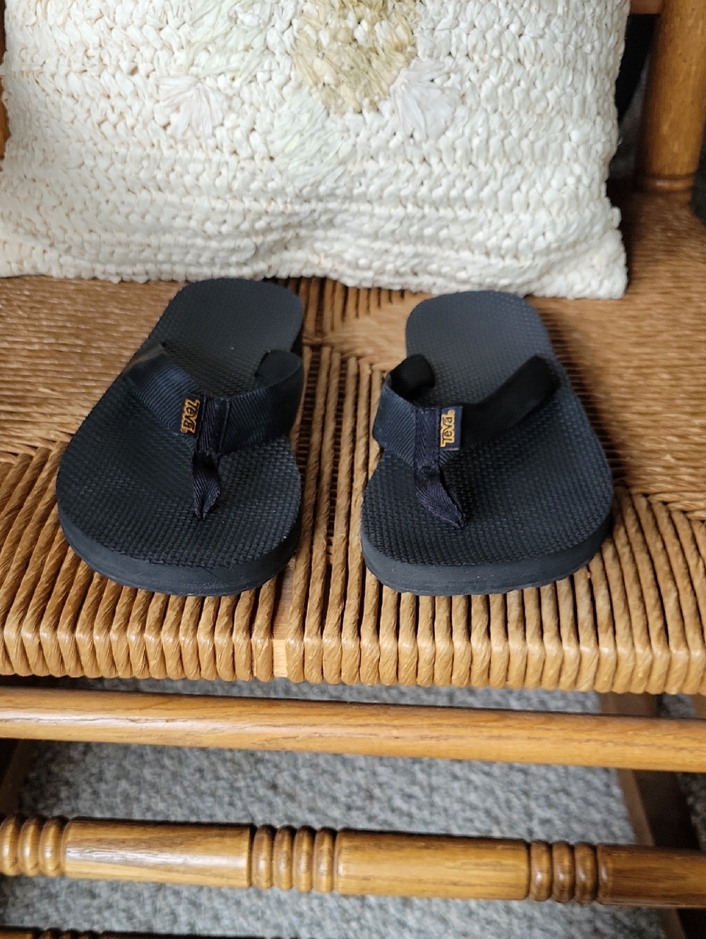 Teva flip flops, black, size 9 - Picture 2 of 11